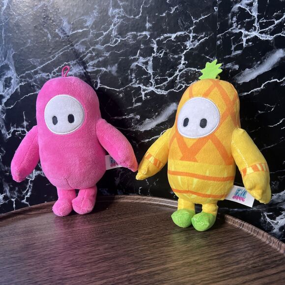 Fall Guys Ultimate Knockout Pink And Pineapple Plush Soft Toy Bundle - Picture 1 of 4
